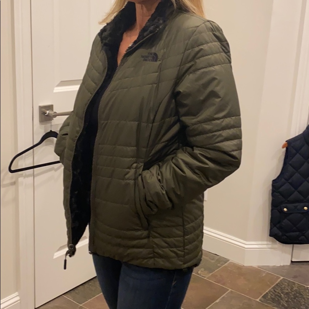 BRAND NEW NORTH FACE REVERSIBLE JACKET